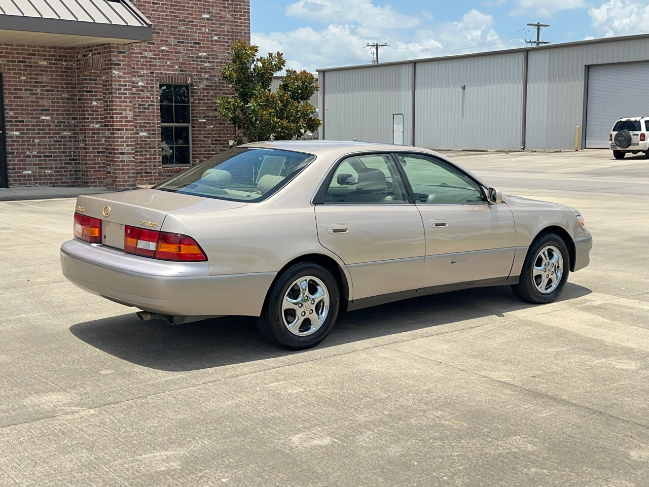 Lexus ES 300 Base 1999