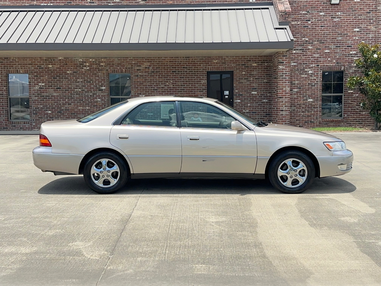 Lexus ES 300 Base 1999