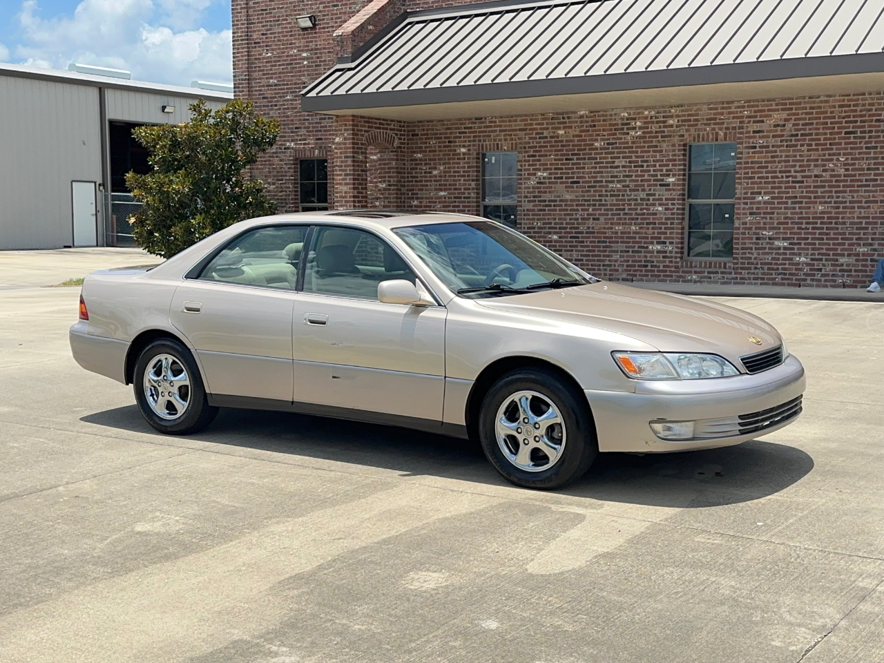 Lexus ES 300 Base 1999