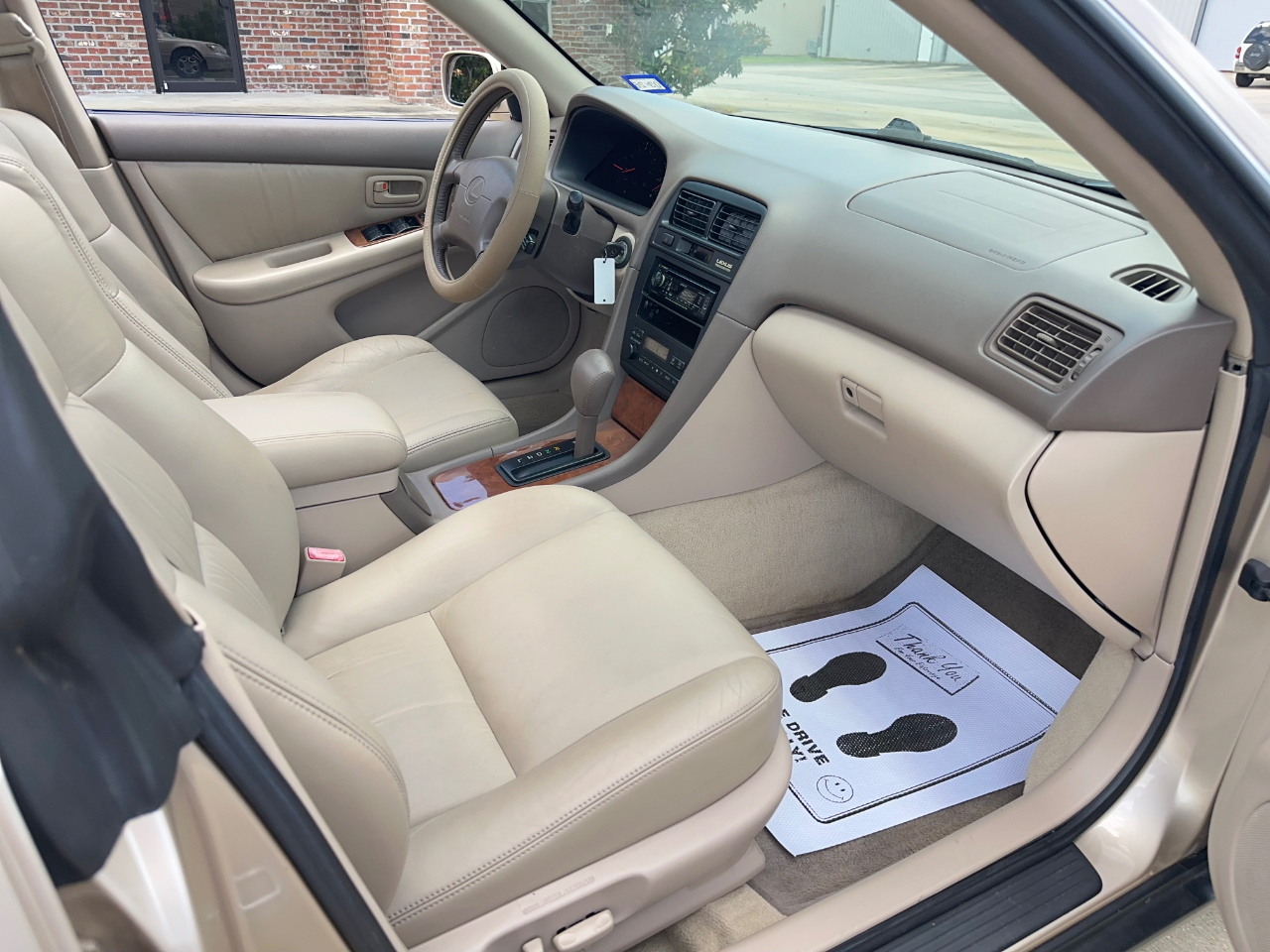 Lexus ES 300 Base 1999