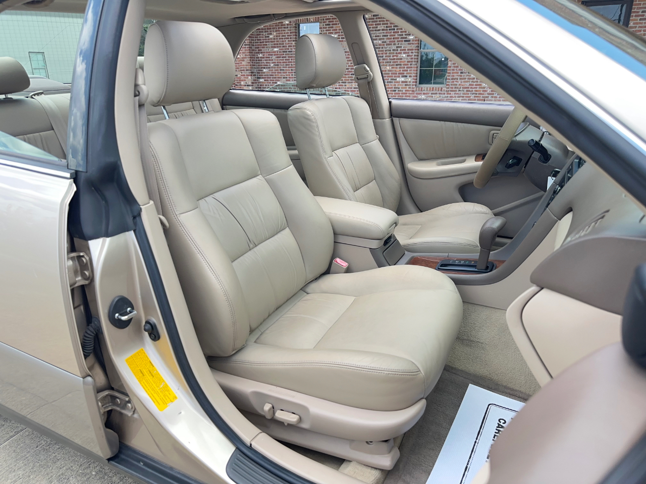 Lexus ES 300 Base 1999