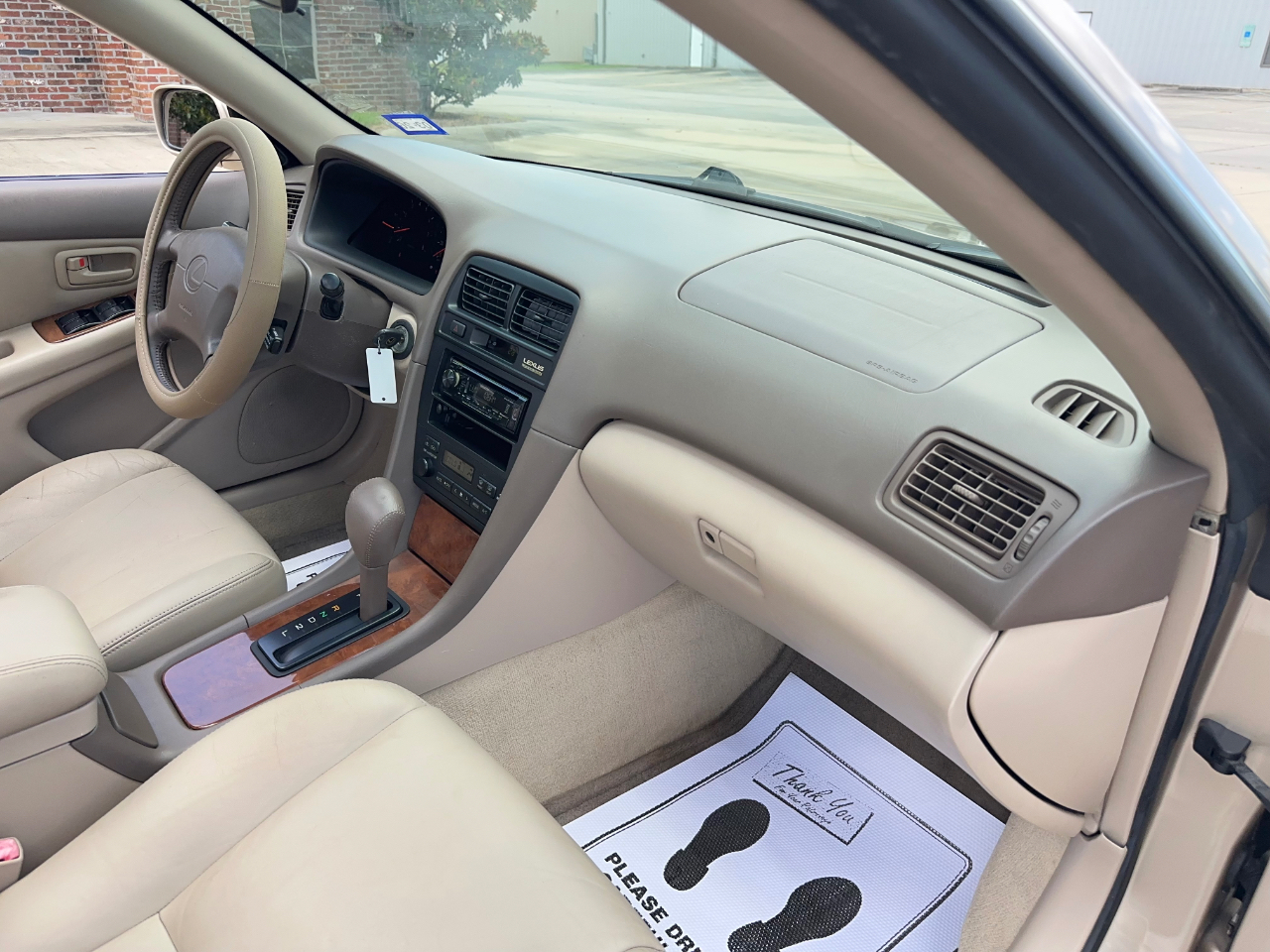 Lexus ES 300 Base 1999