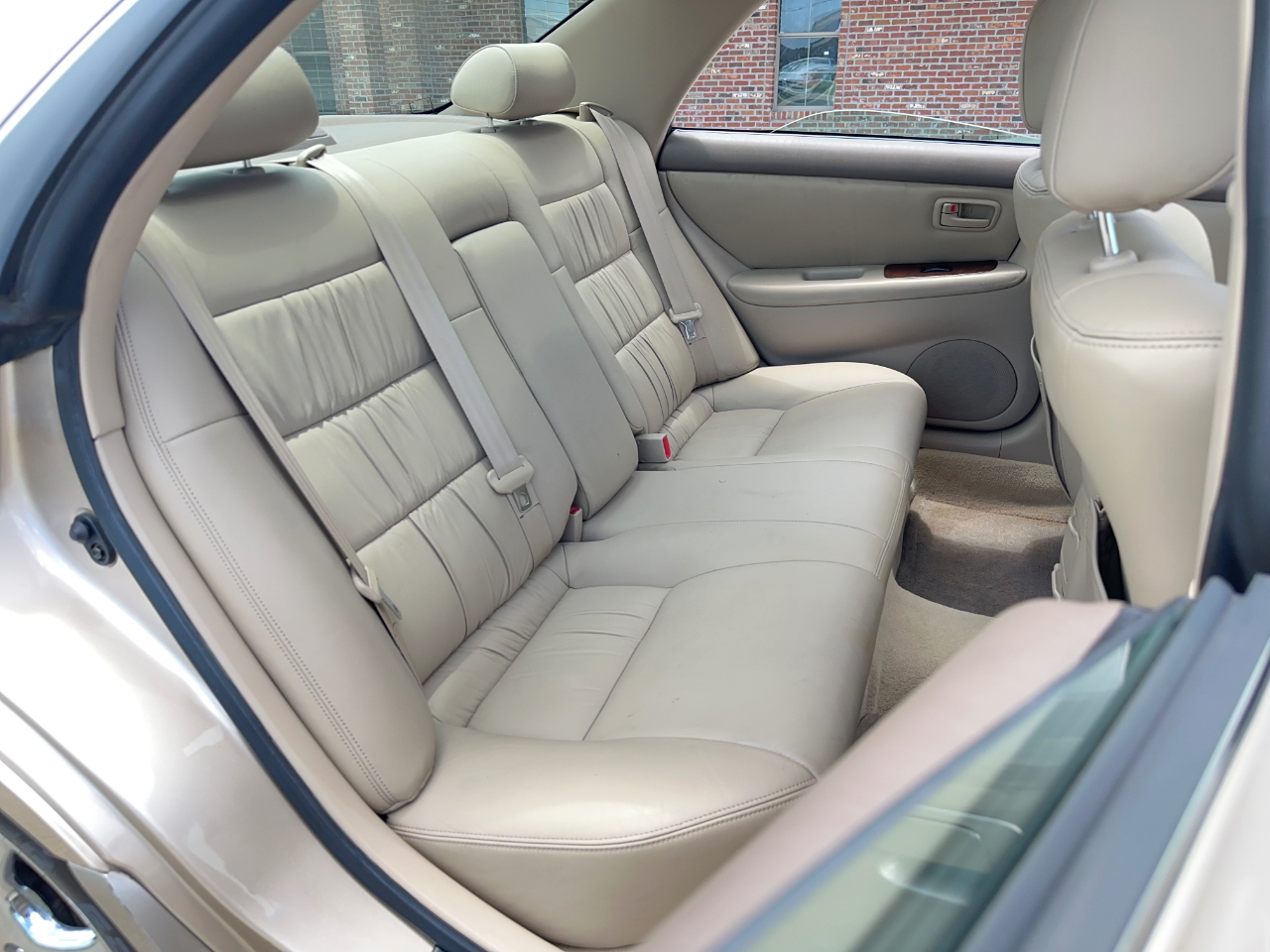 Lexus ES 300 Base 1999
