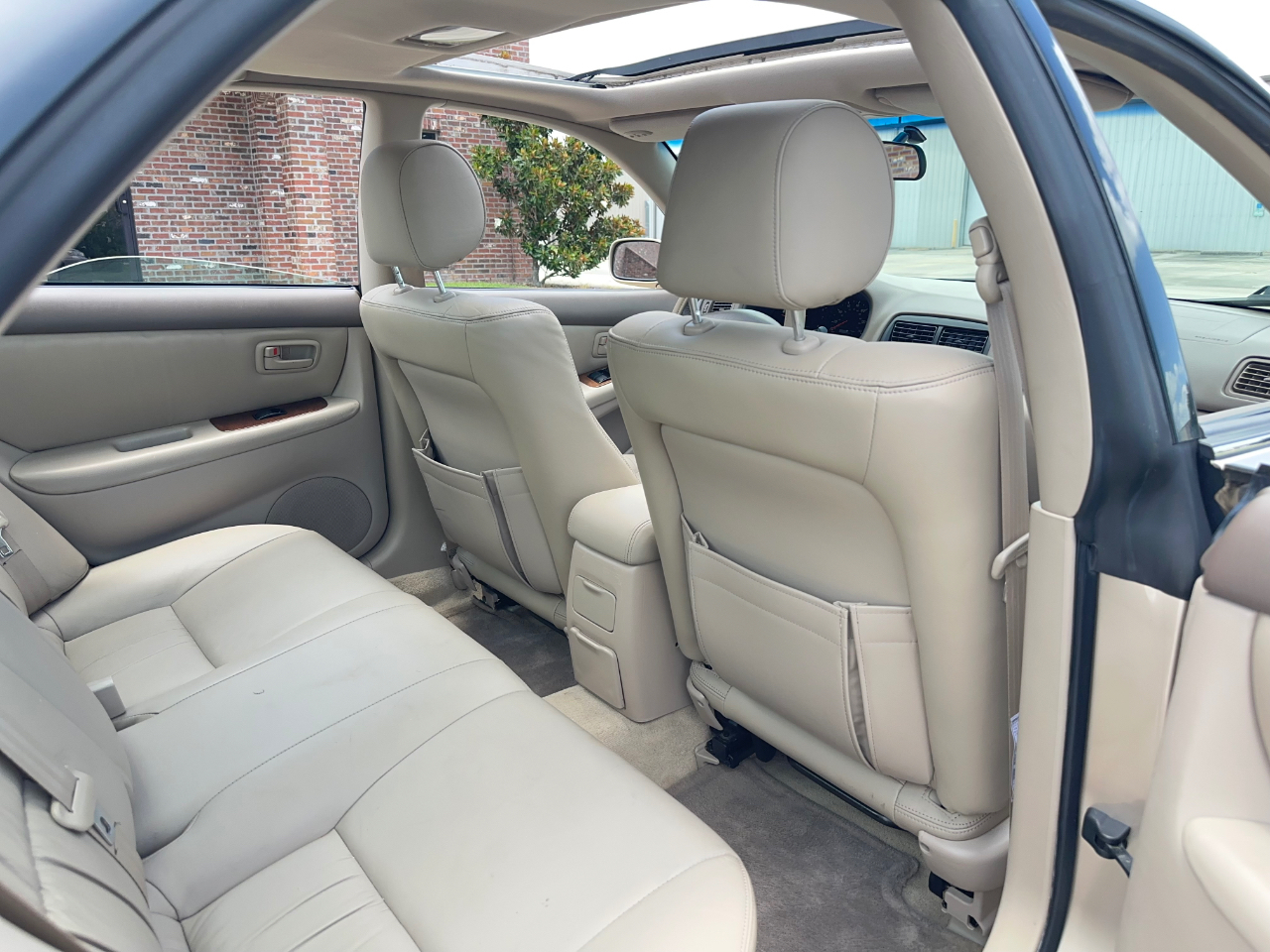 Lexus ES 300 Base 1999