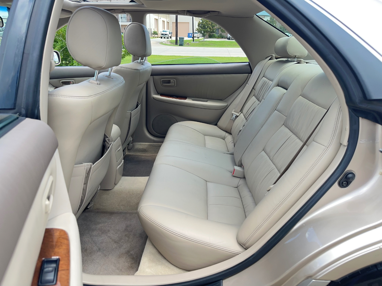 Lexus ES 300 Base 1999