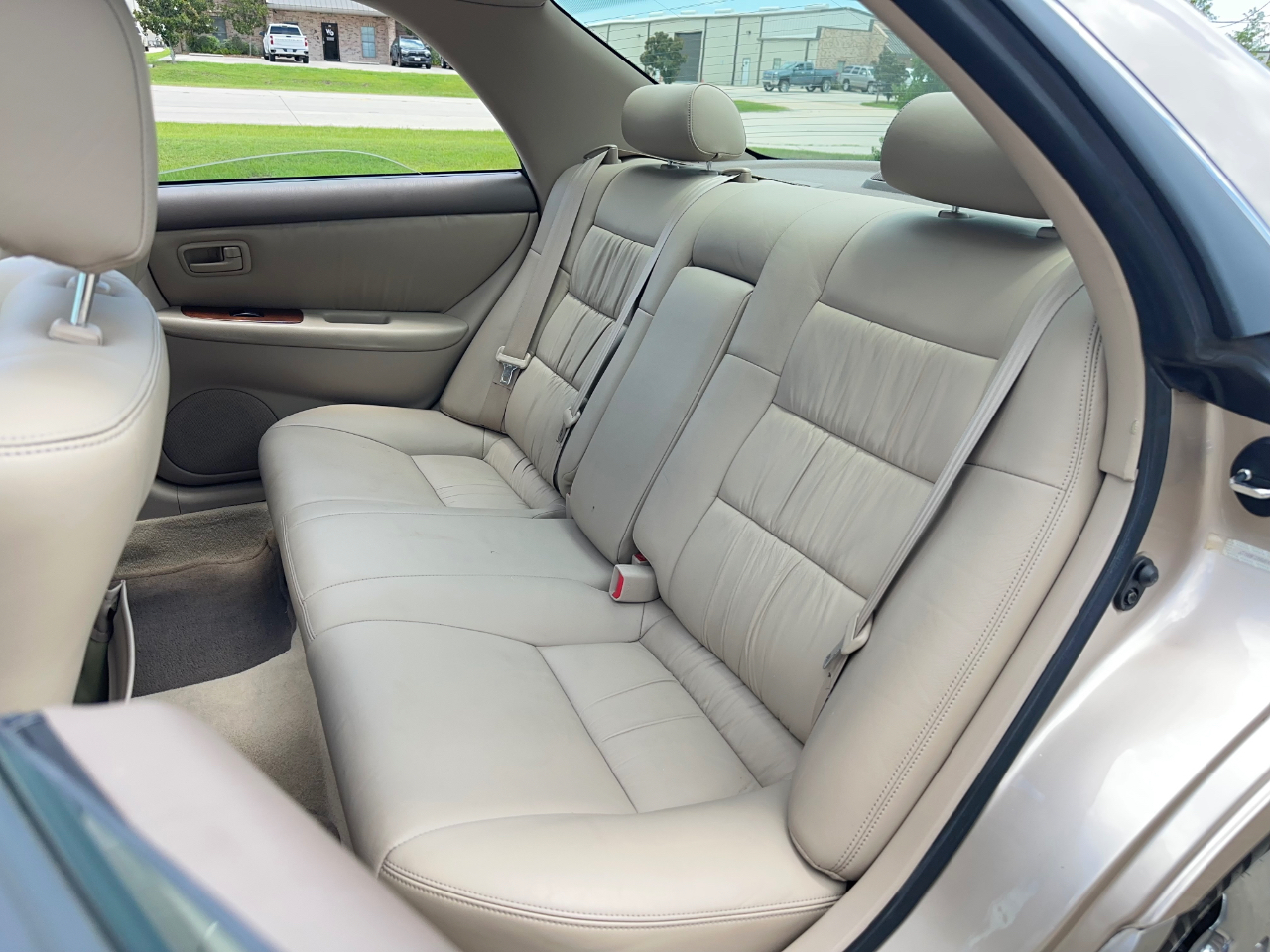 Lexus ES 300 Base 1999