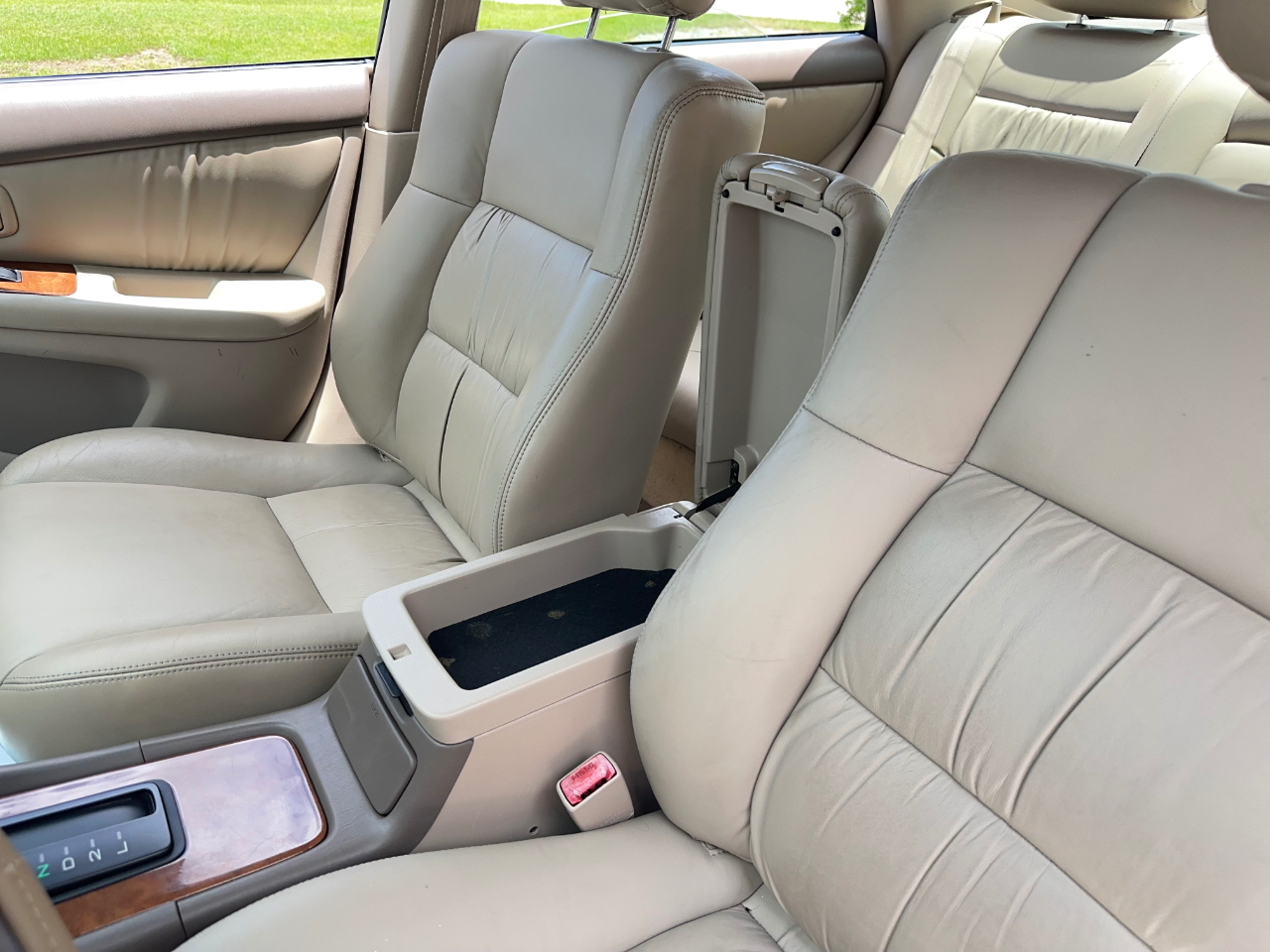 Lexus ES 300 Base 1999