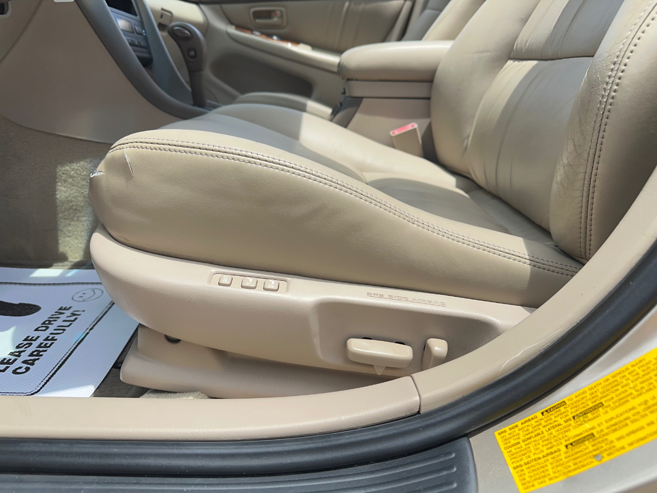 Lexus ES 300 Base 1999