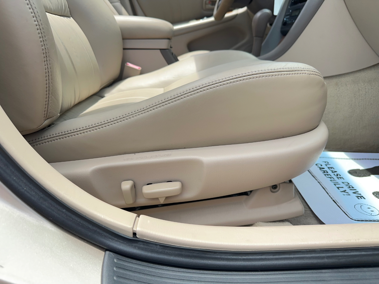 Lexus ES 300 Base 1999