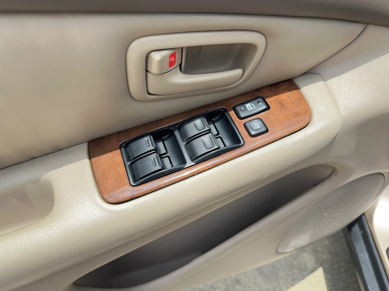 Lexus ES 300 Base 1999
