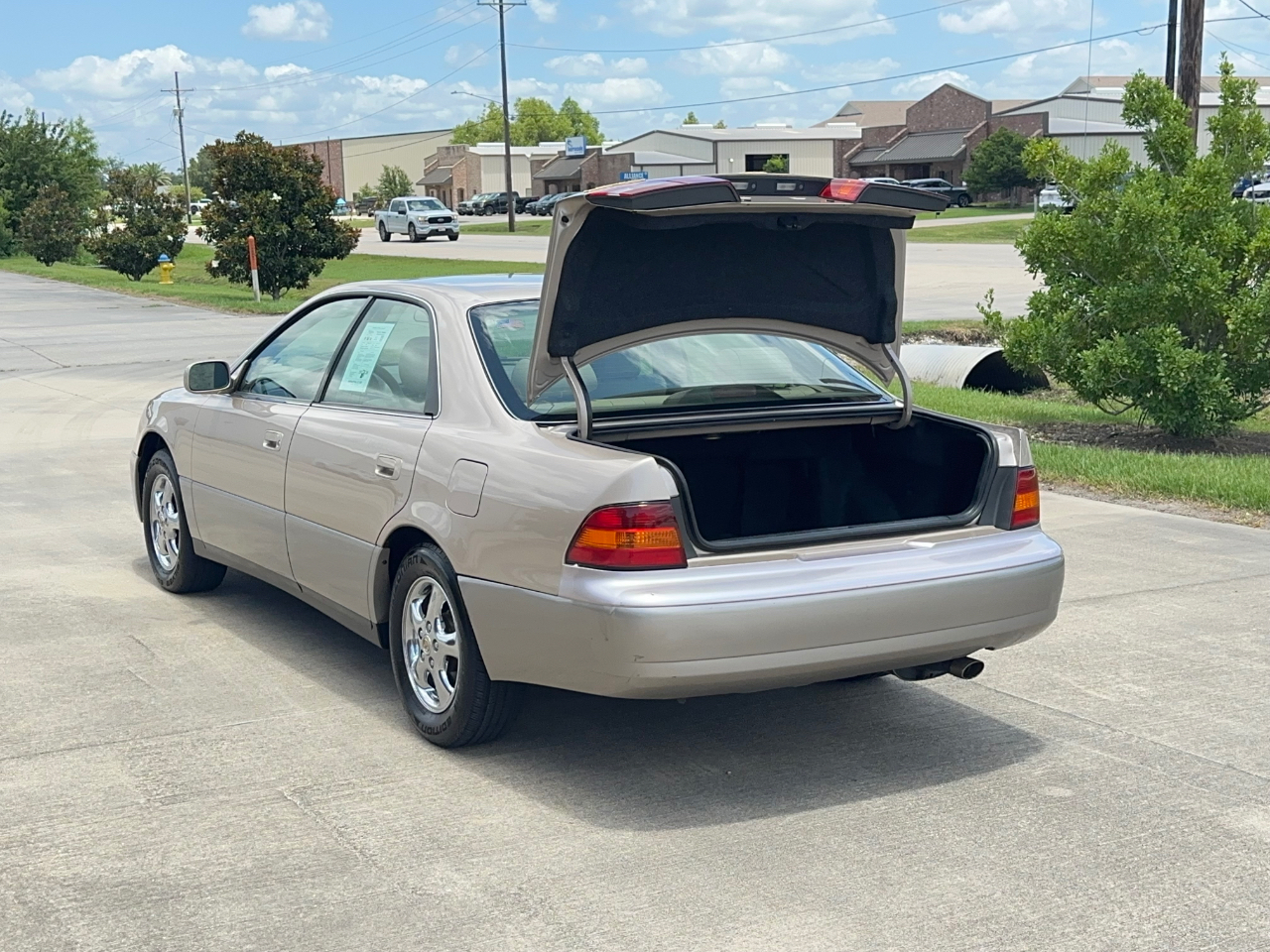 Lexus ES 300 Base 1999
