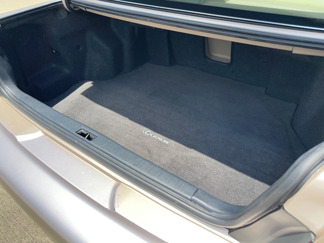 Lexus ES 300 Base 1999