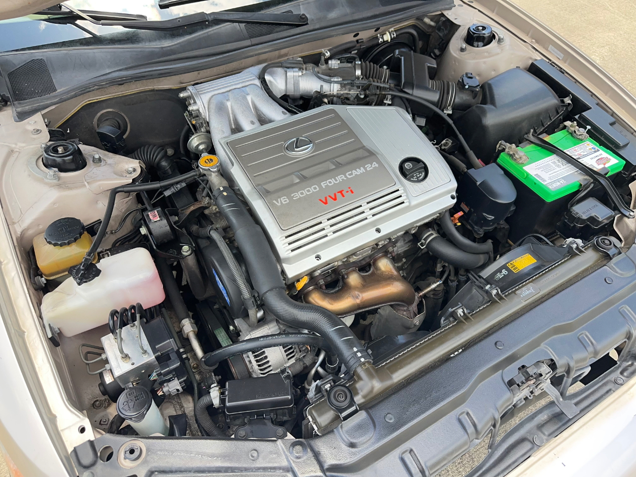 Lexus ES 300 Base 1999