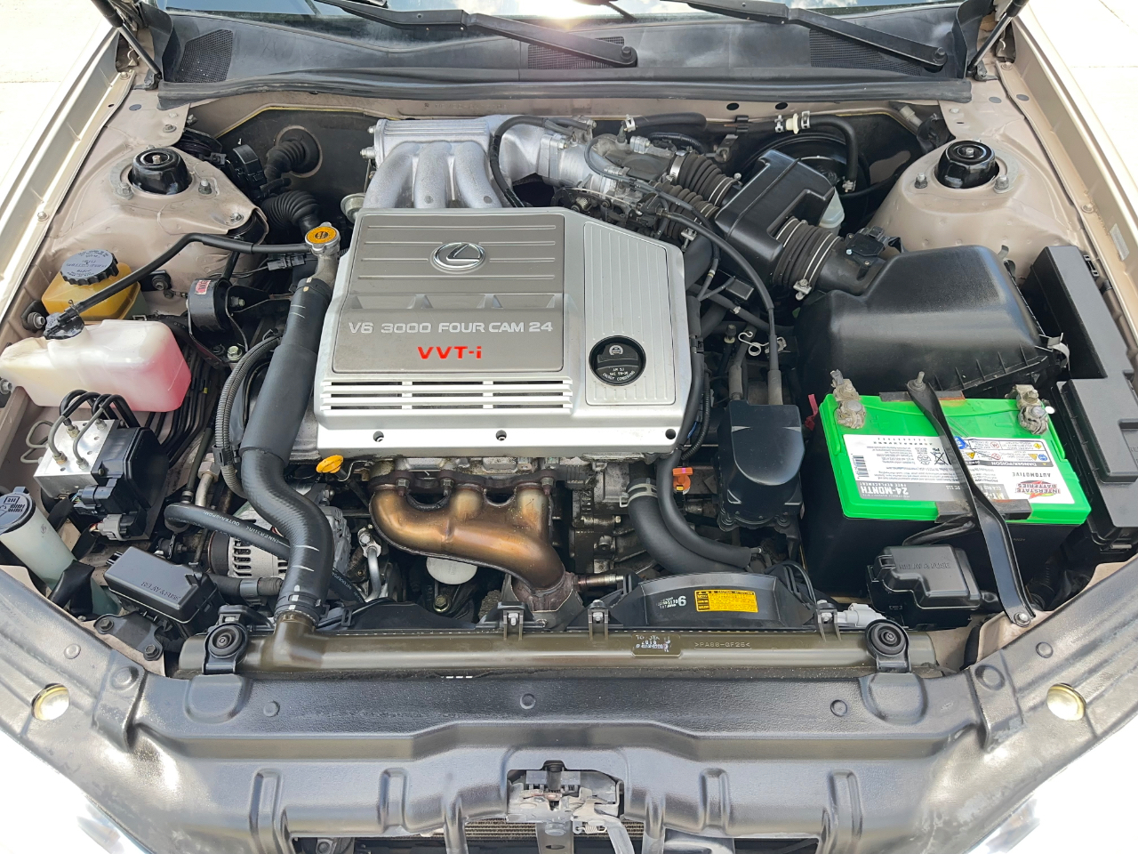 Lexus ES 300 Base 1999