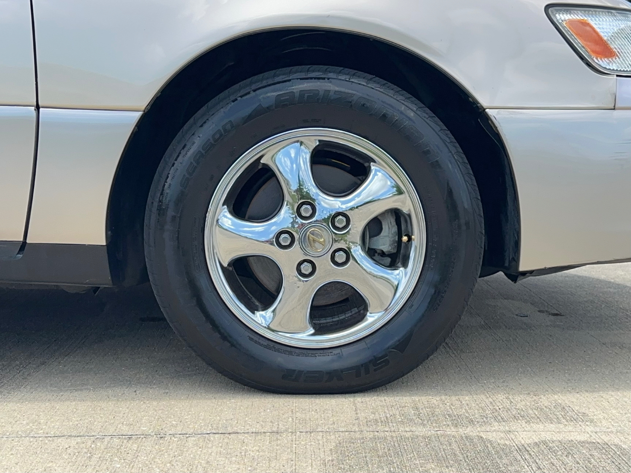 Lexus ES 300 Base 1999