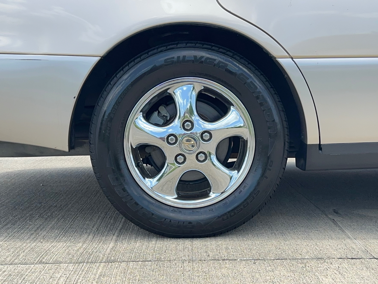 Lexus ES 300 Base 1999