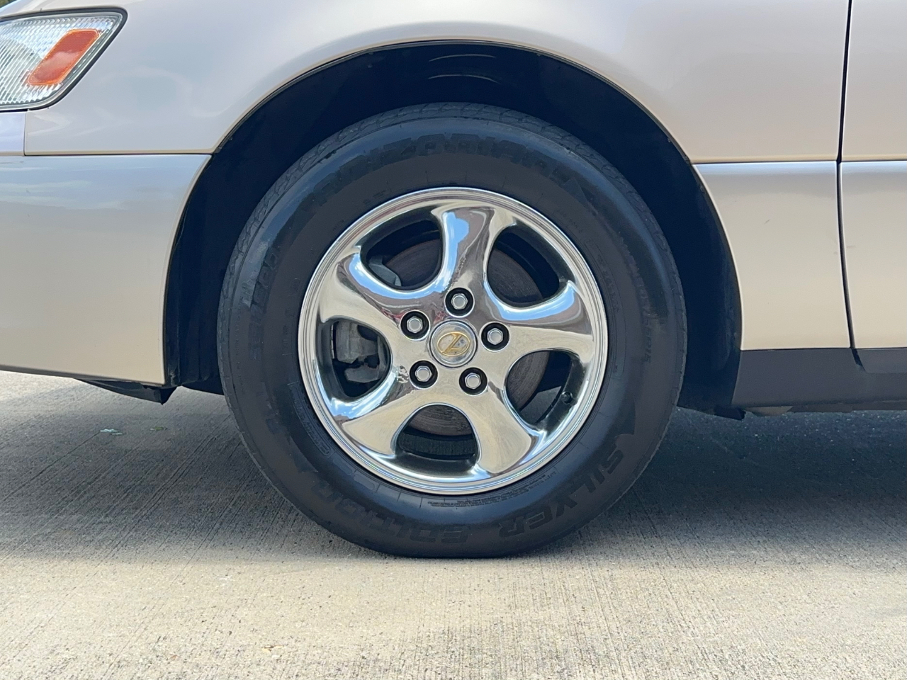 Lexus ES 300 Base 1999