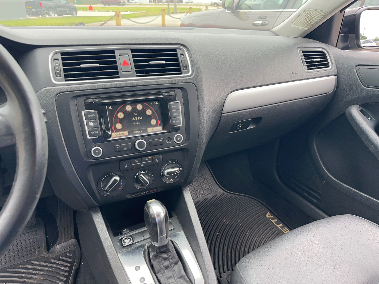 Volkswagen Jetta SEL PZEV 2011