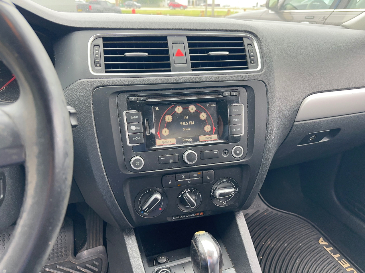 Volkswagen Jetta SEL PZEV 2011