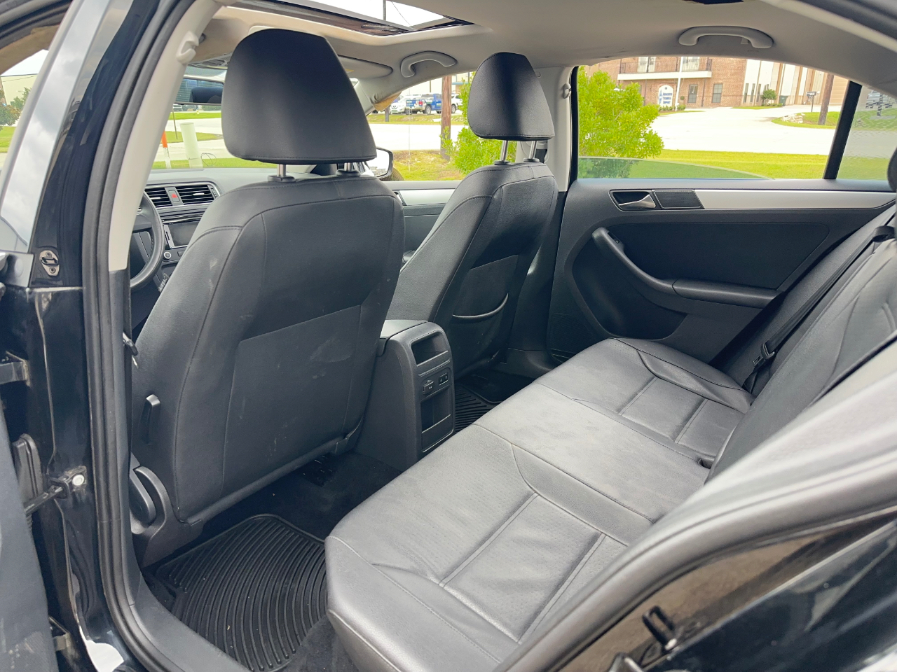 Volkswagen Jetta  2011