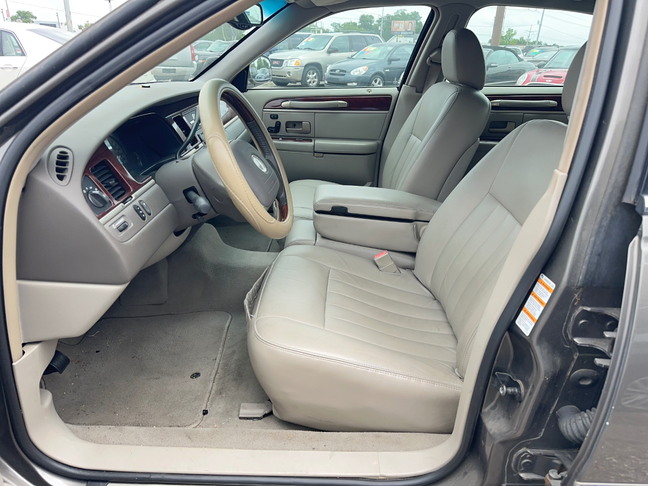 Lincoln Town Car Signature 2003