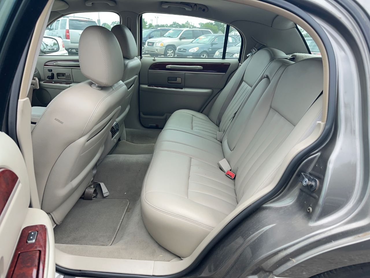 Lincoln Town Car Signature 2003