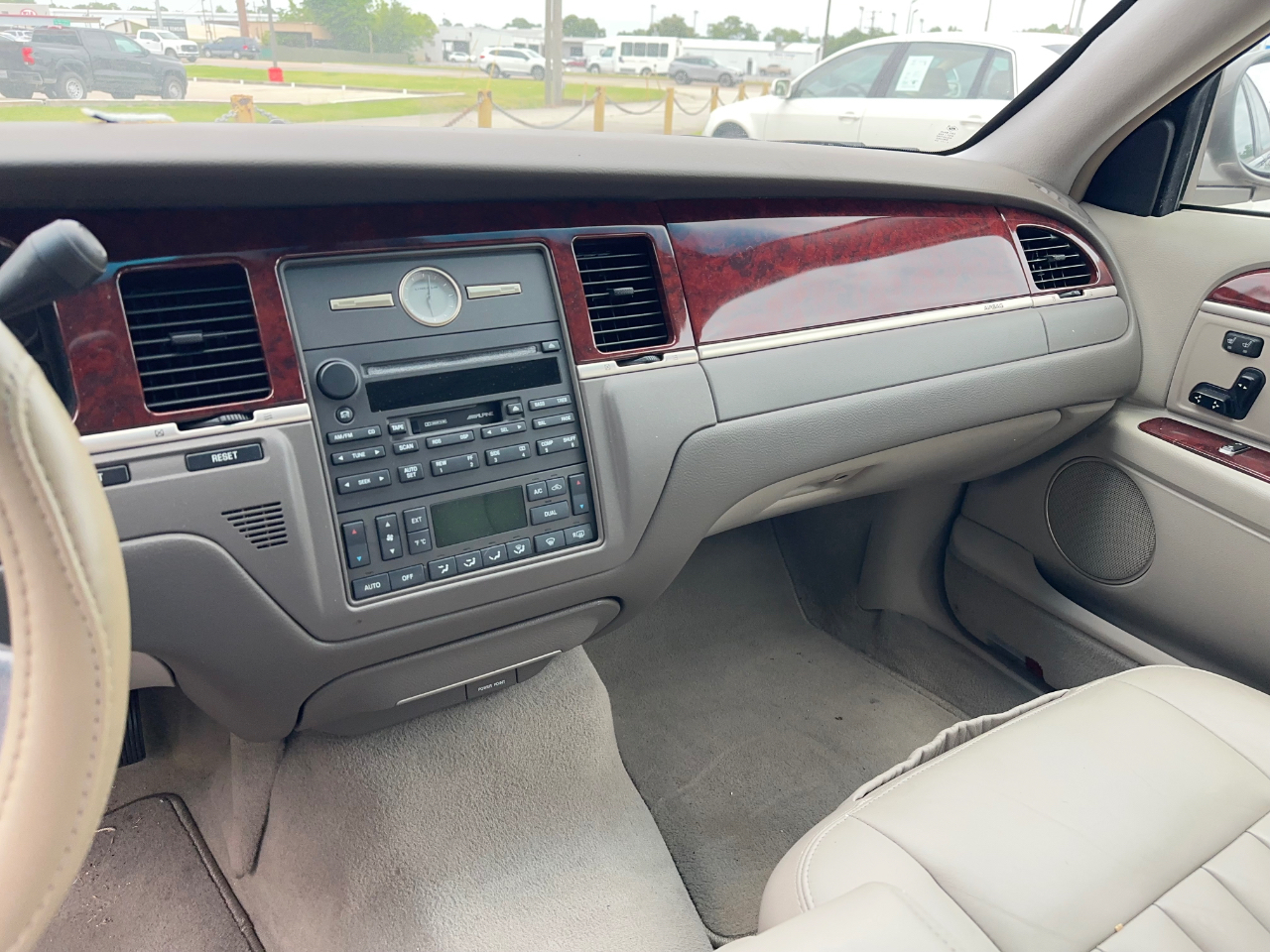 Lincoln Town Car Signature 2003