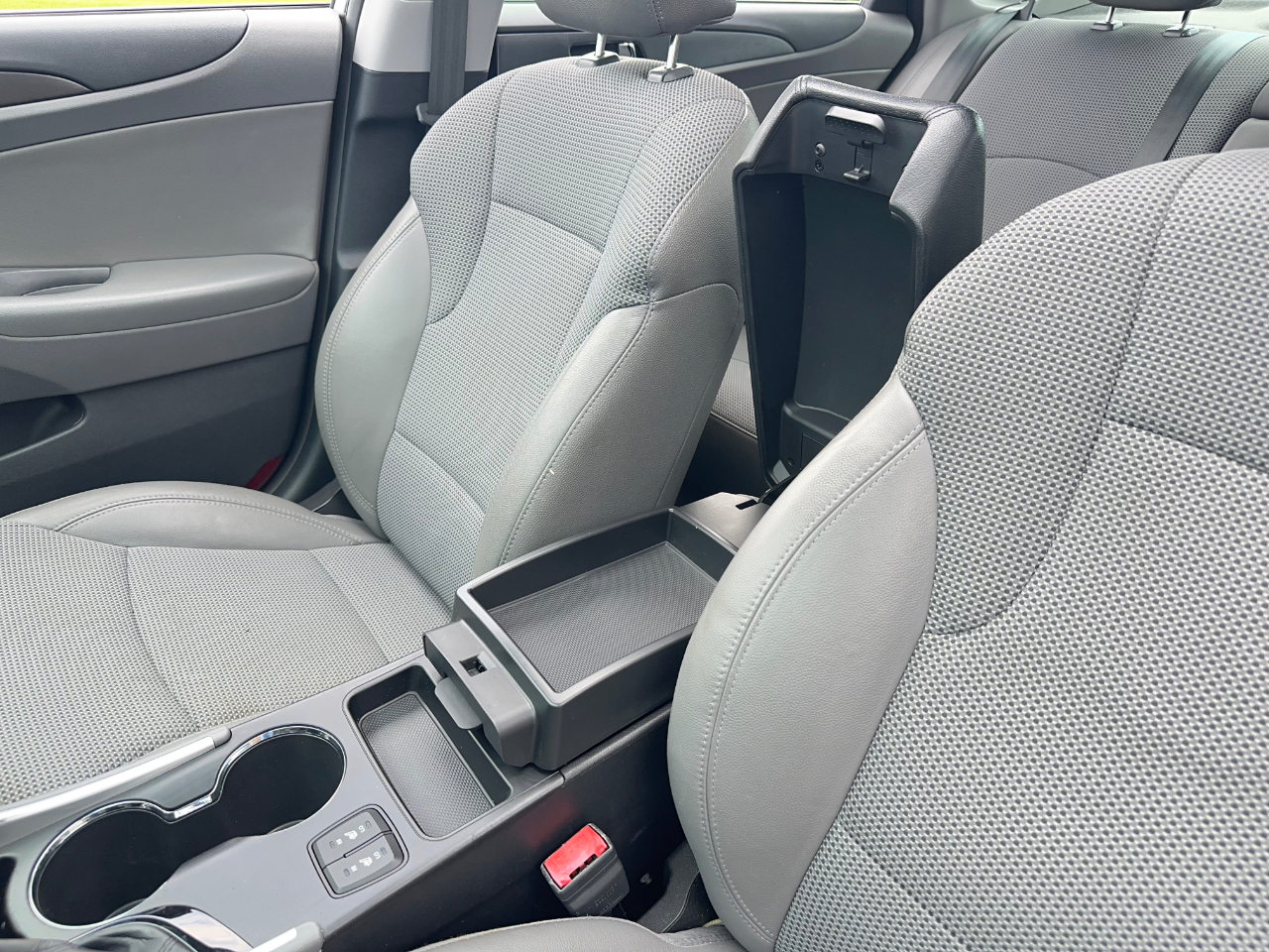 Hyundai Sonata SE 2013