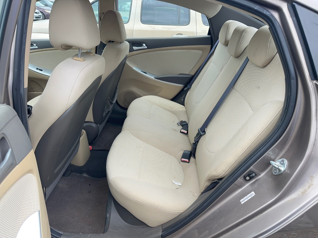 Hyundai Accent  2012