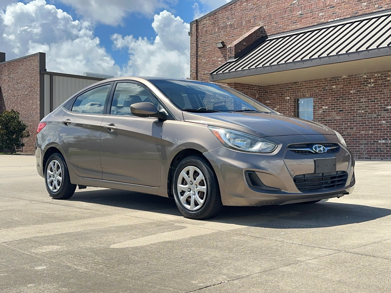 Hyundai Accent  2012