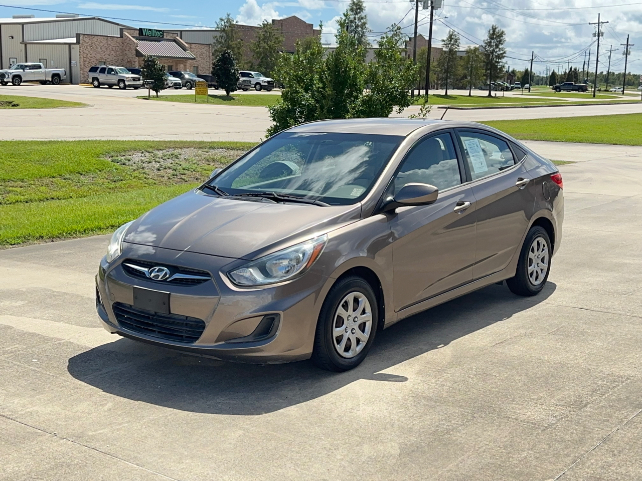 Hyundai Accent  2012