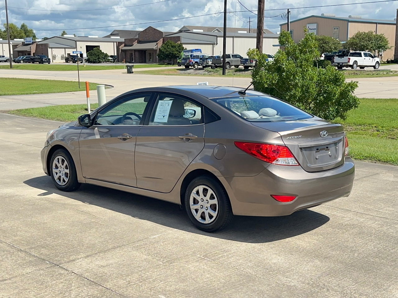 Hyundai Accent  2012