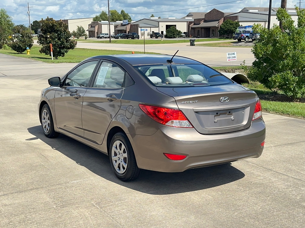 Hyundai Accent  2012