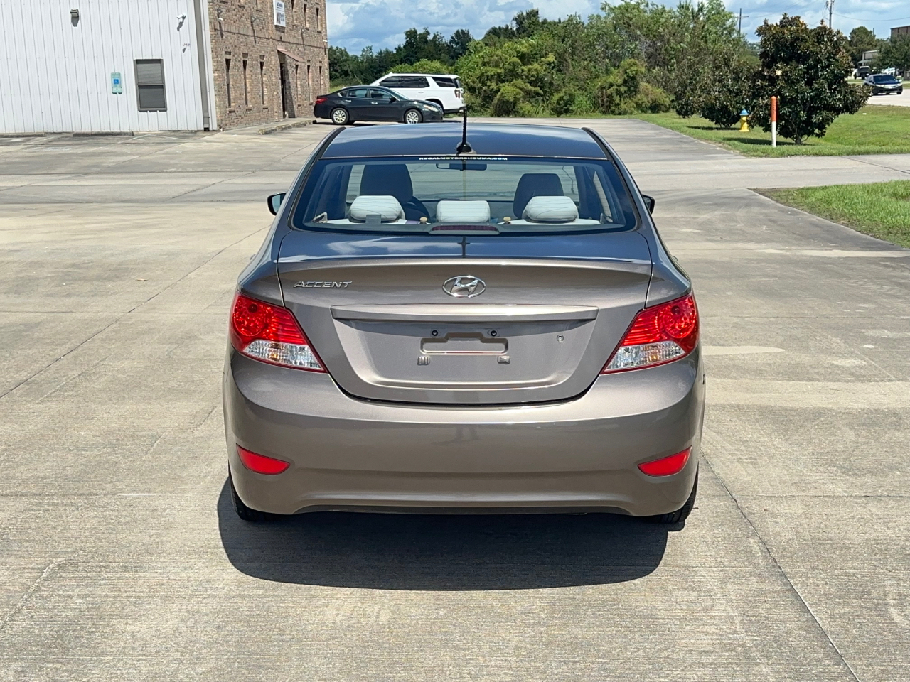 Hyundai Accent  2012