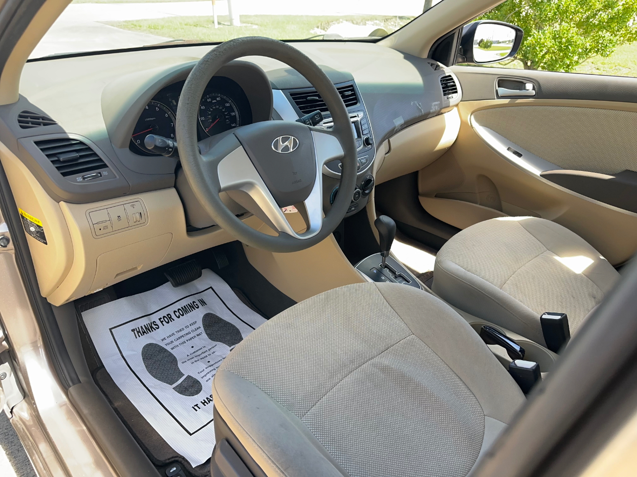 Hyundai Accent  2012