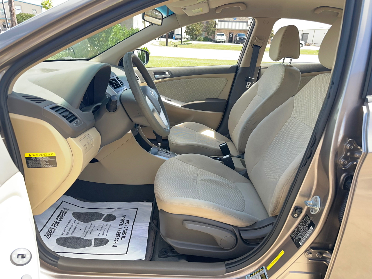 Hyundai Accent  2012