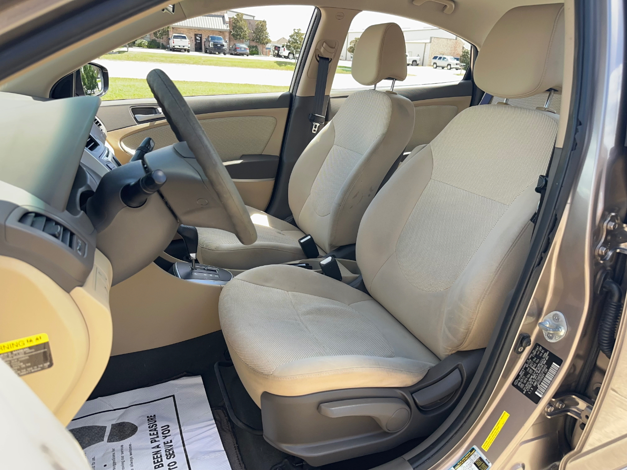 Hyundai Accent  2012