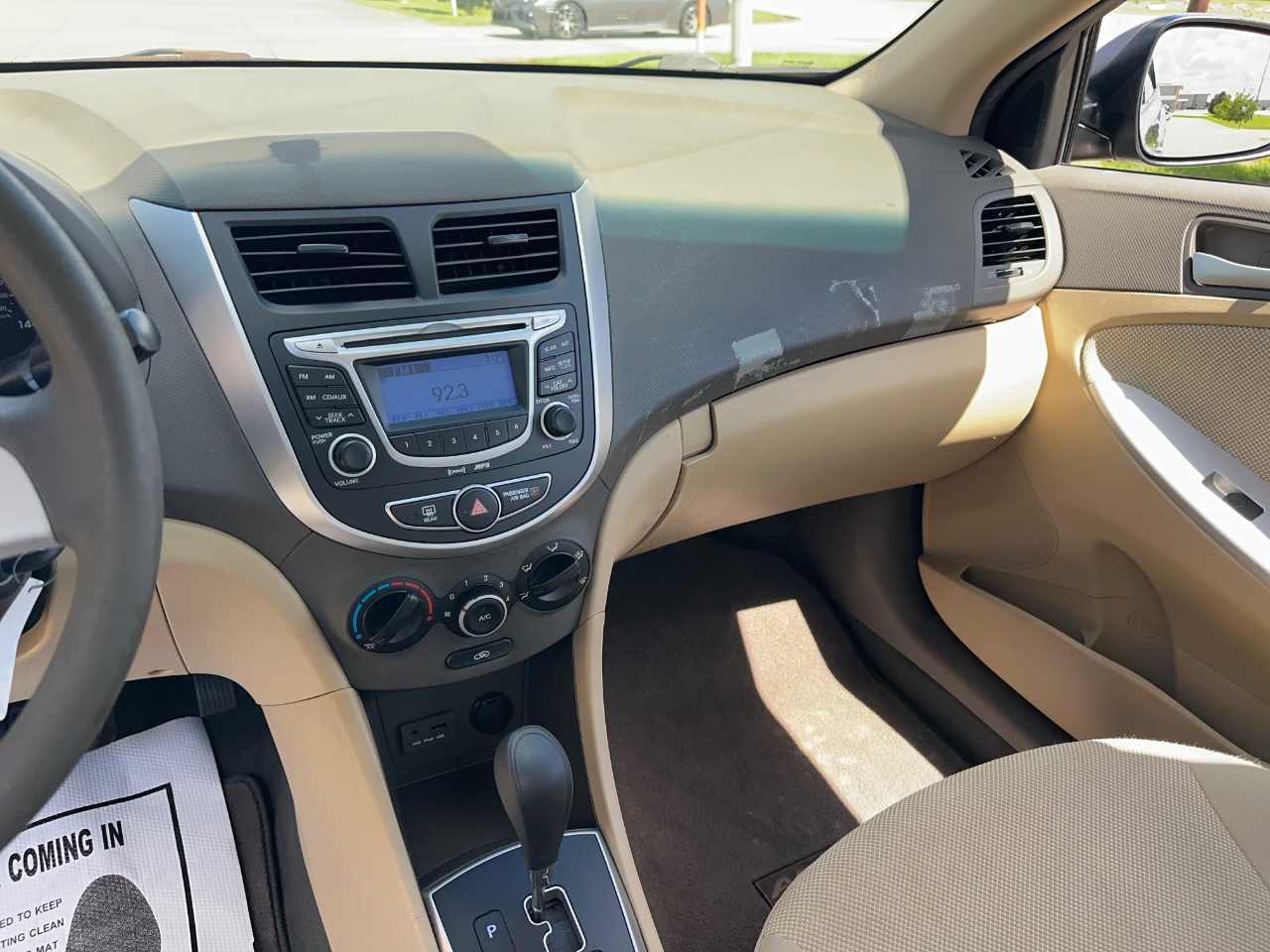 Hyundai Accent  2012