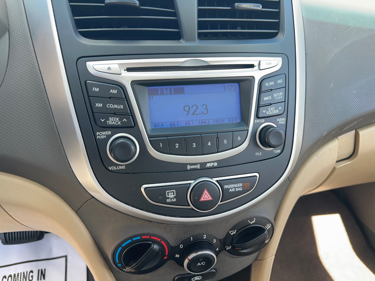 Hyundai Accent  2012