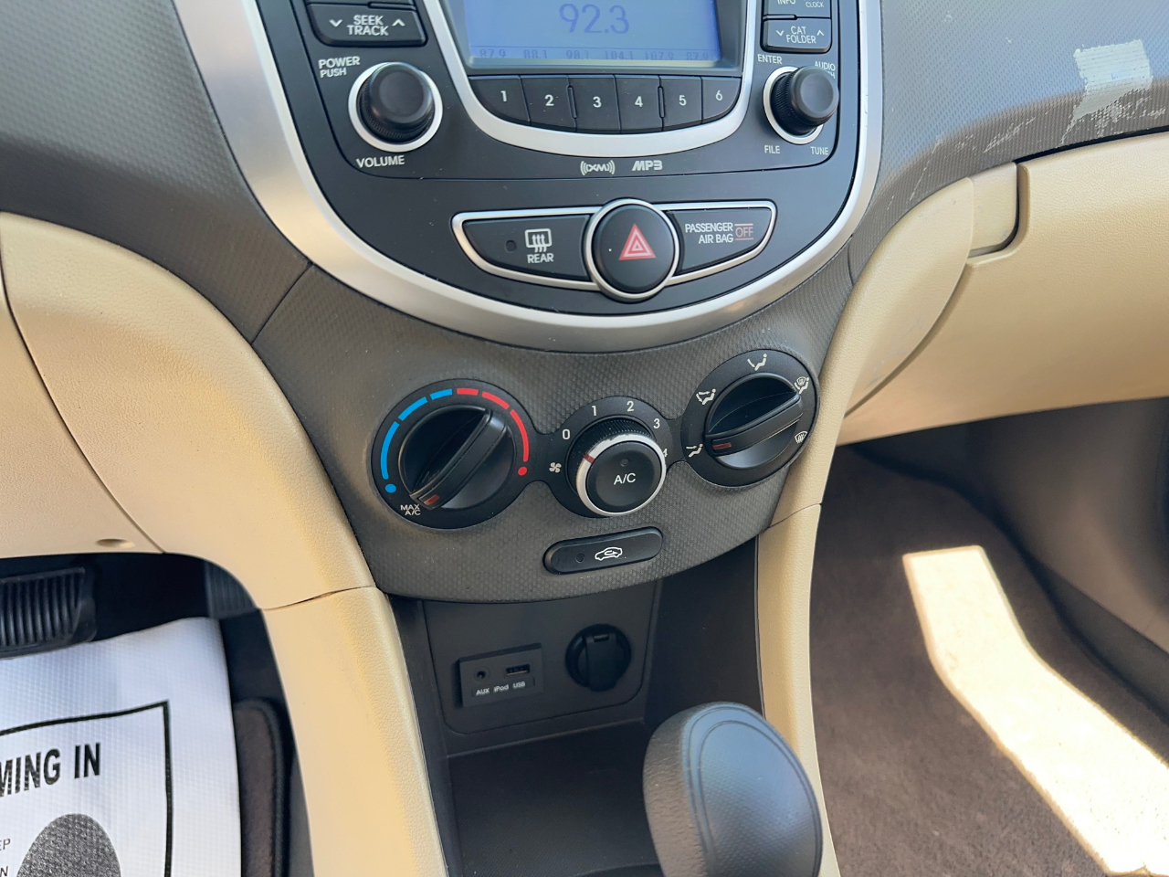 Hyundai Accent  2012