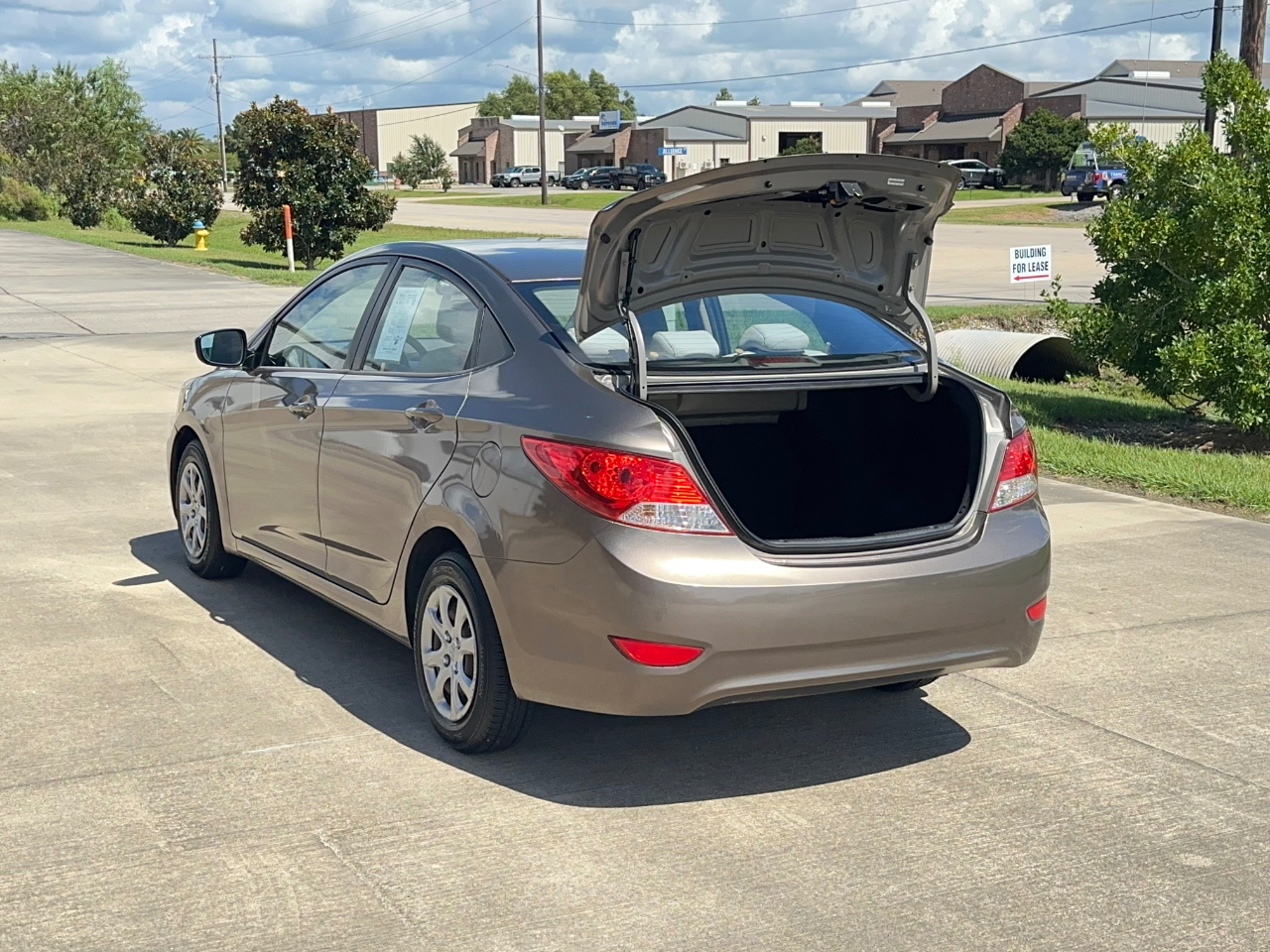 Hyundai Accent  2012