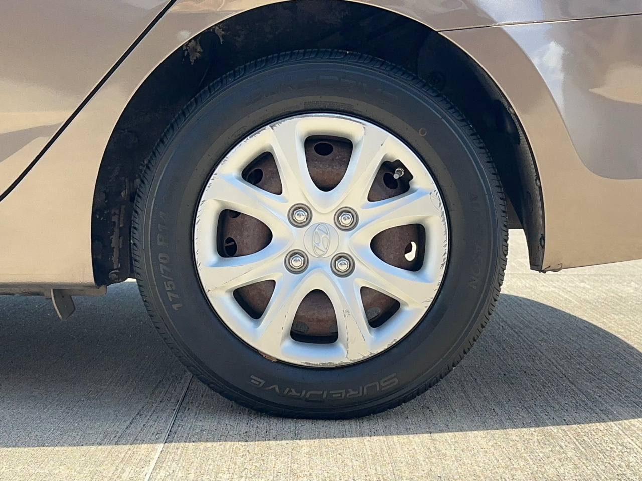 Hyundai Accent  2012