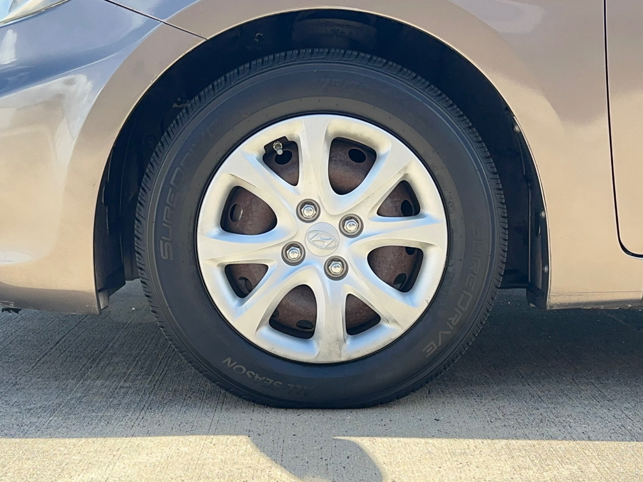 Hyundai Accent  2012
