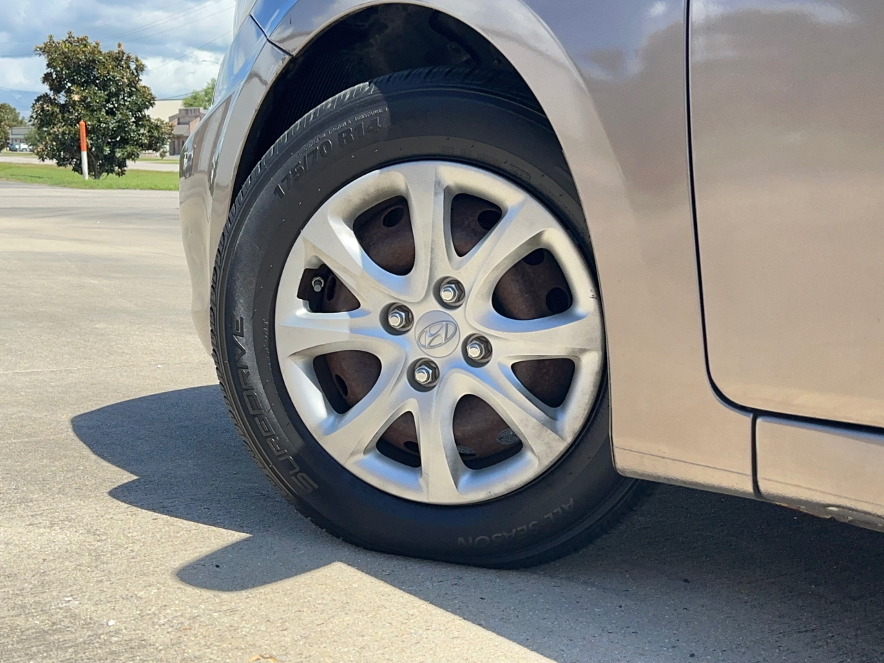 Hyundai Accent  2012