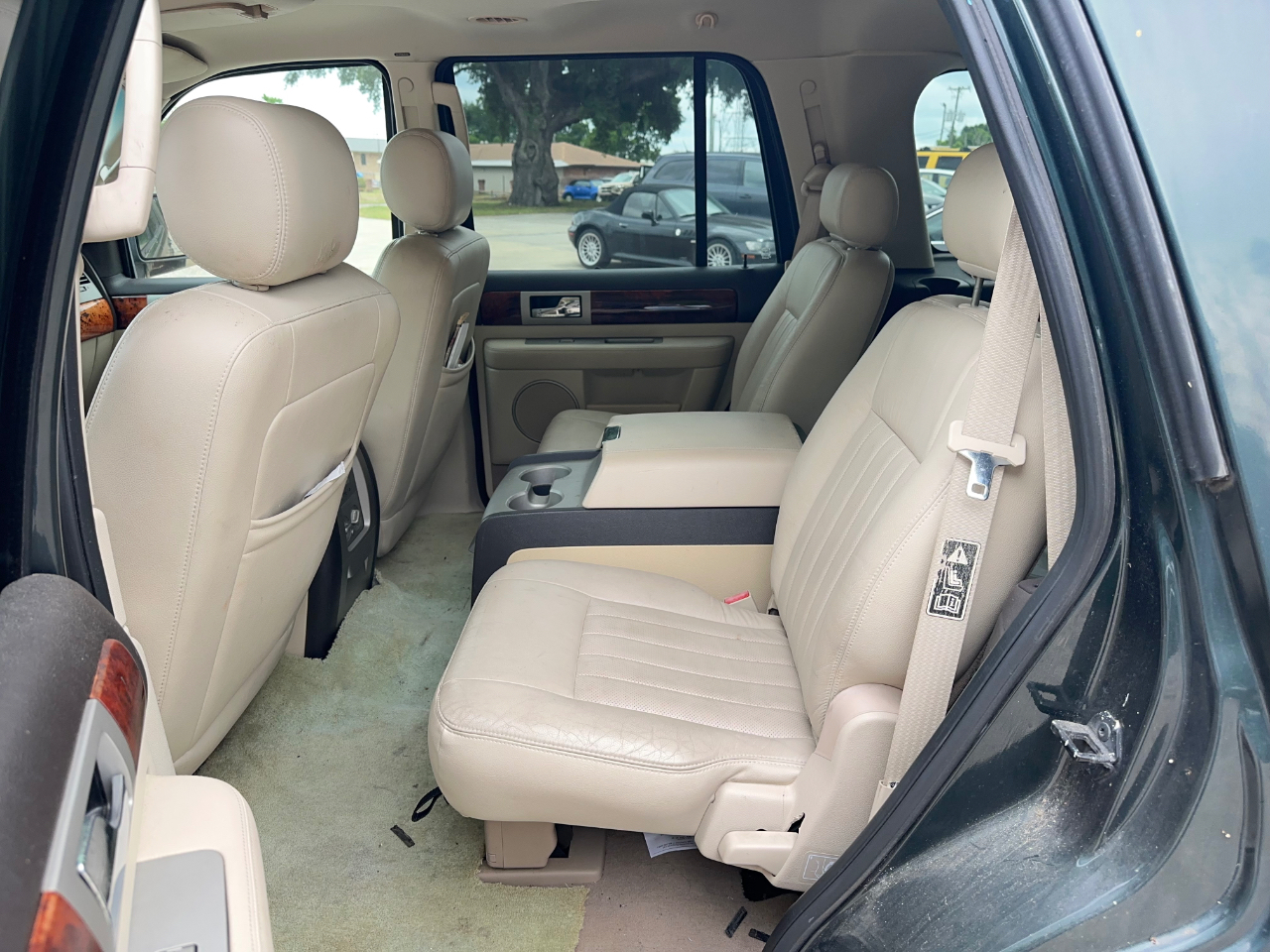 Lincoln Navigator Luxury 2WD 2003