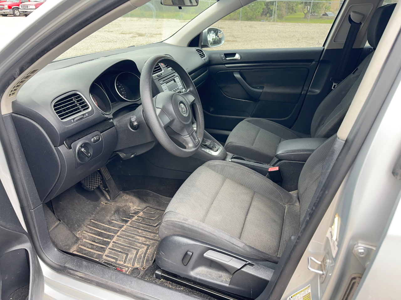 Volkswagen Jetta SportWagen S 2010