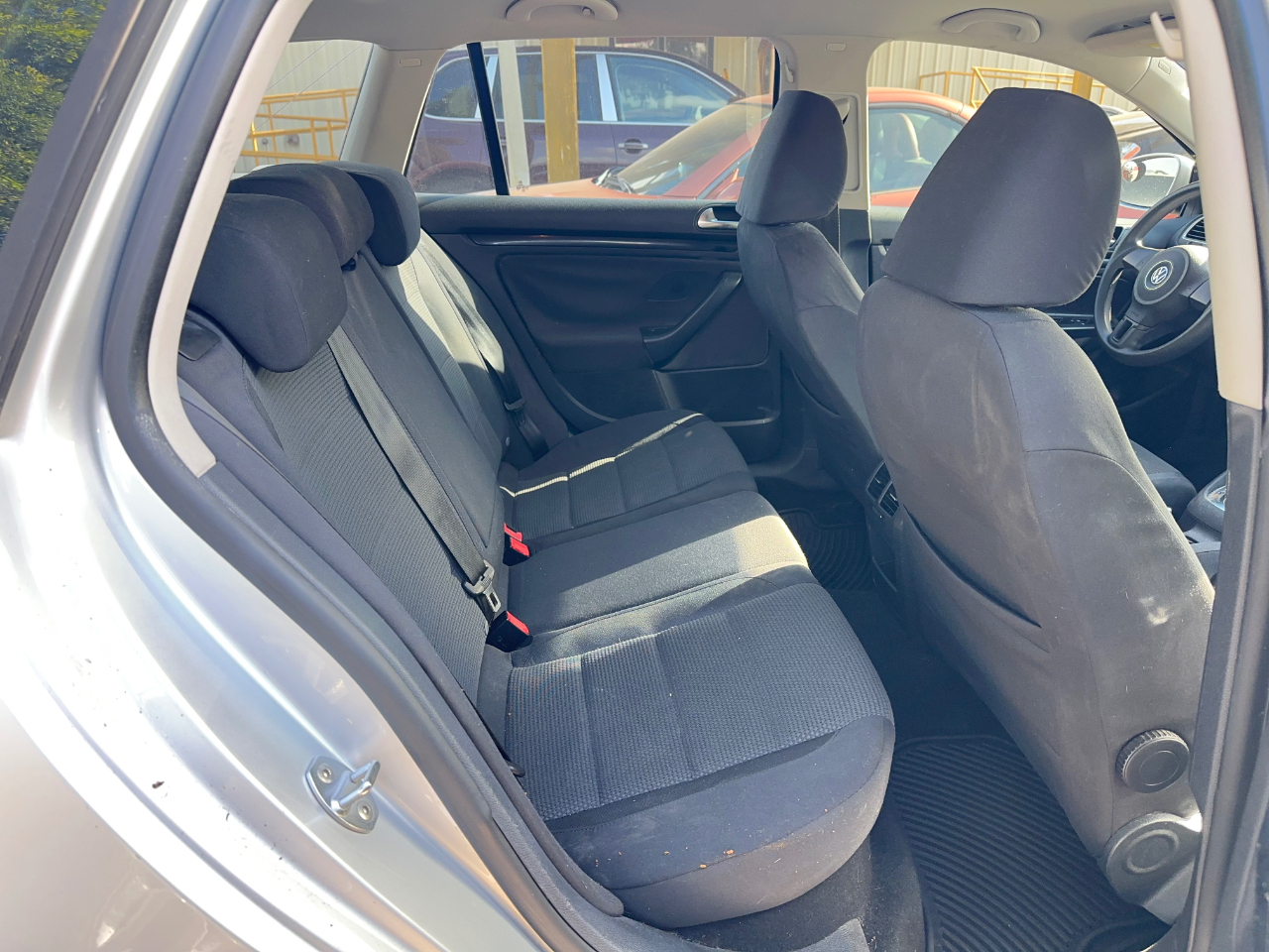 Volkswagen Jetta SportWagen S 2010