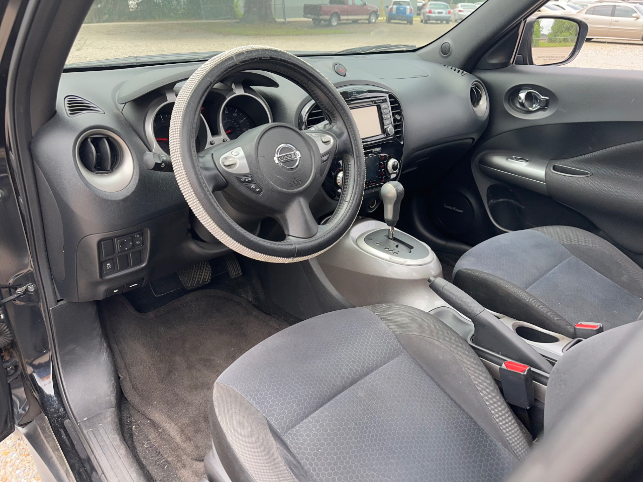 Nissan Juke SV FWD 2015