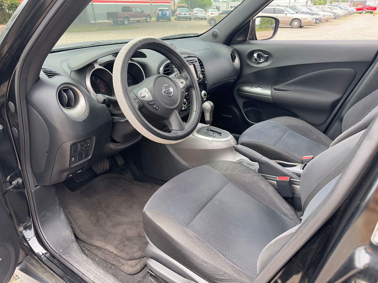Nissan Juke SV FWD 2015