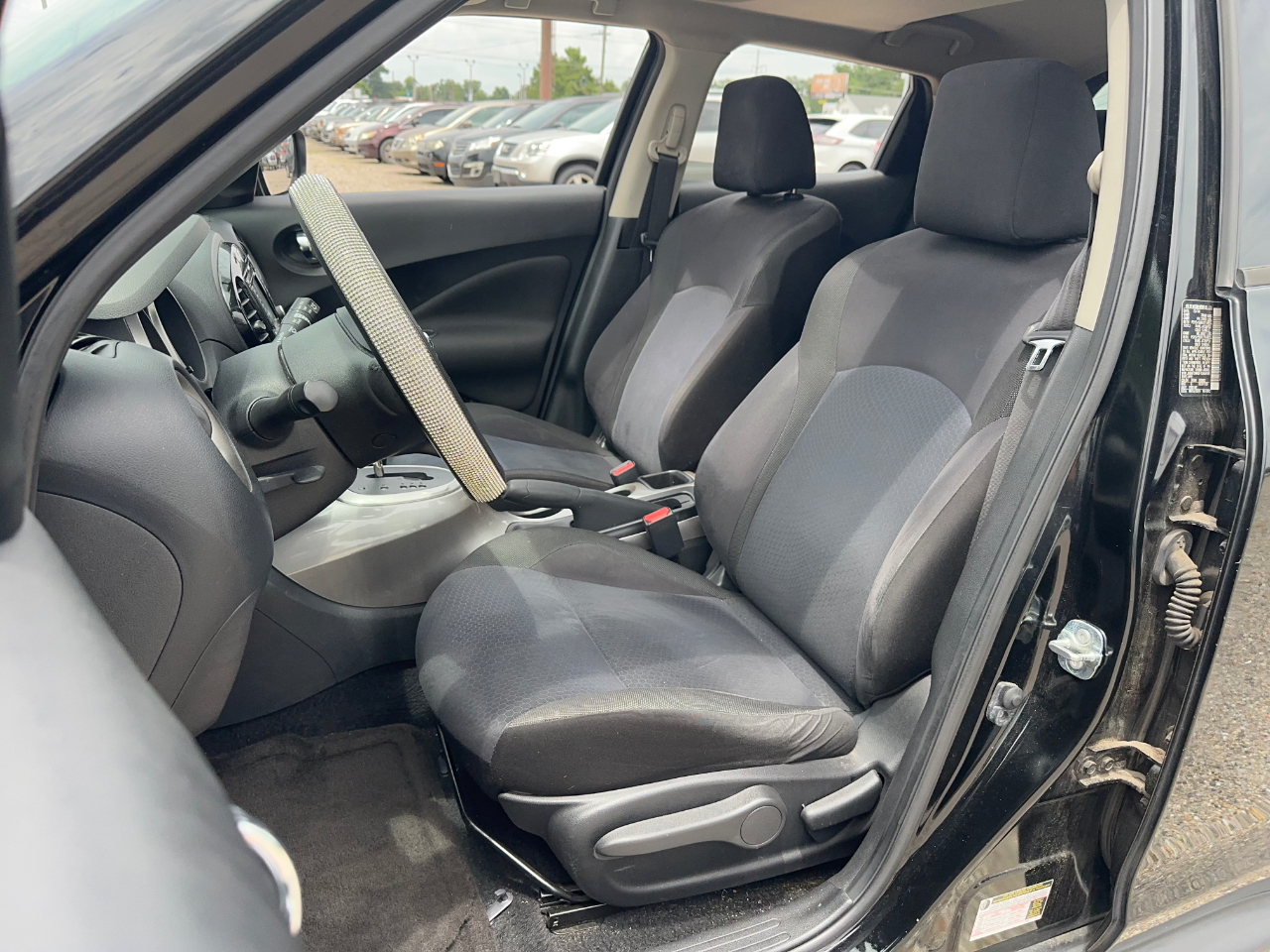 Nissan Juke SV FWD 2015
